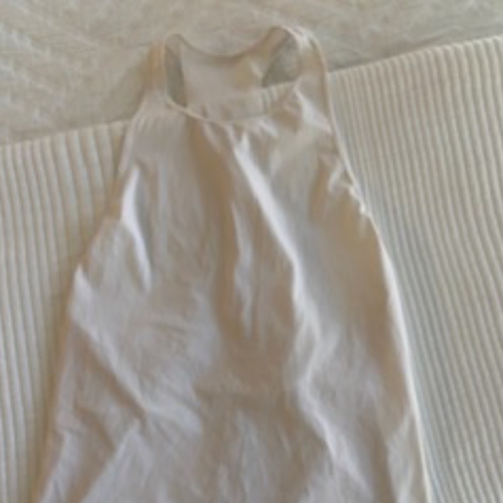 Lululemon Flow tank